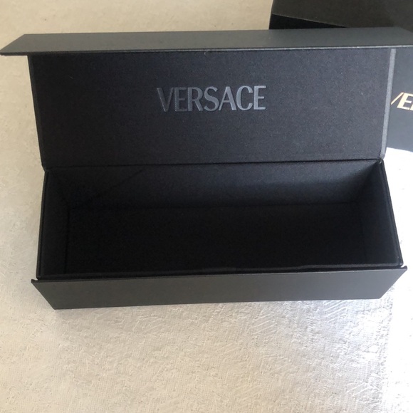 COPY - - Brand New Authentic Versace Eye Glass Case - Picture 5 of 5